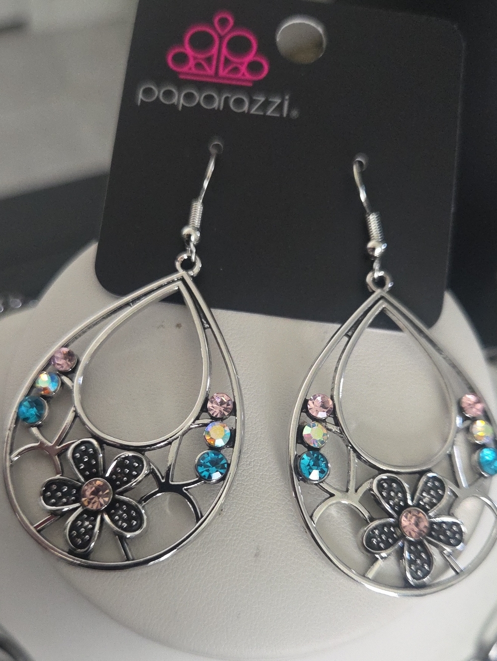 Paparazzi Meadow Marvel Multi Earrings NWT